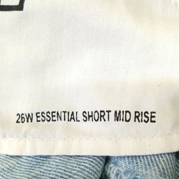 BDG Essential Mid Rise distressed jean shorts - Picture 8 of 8